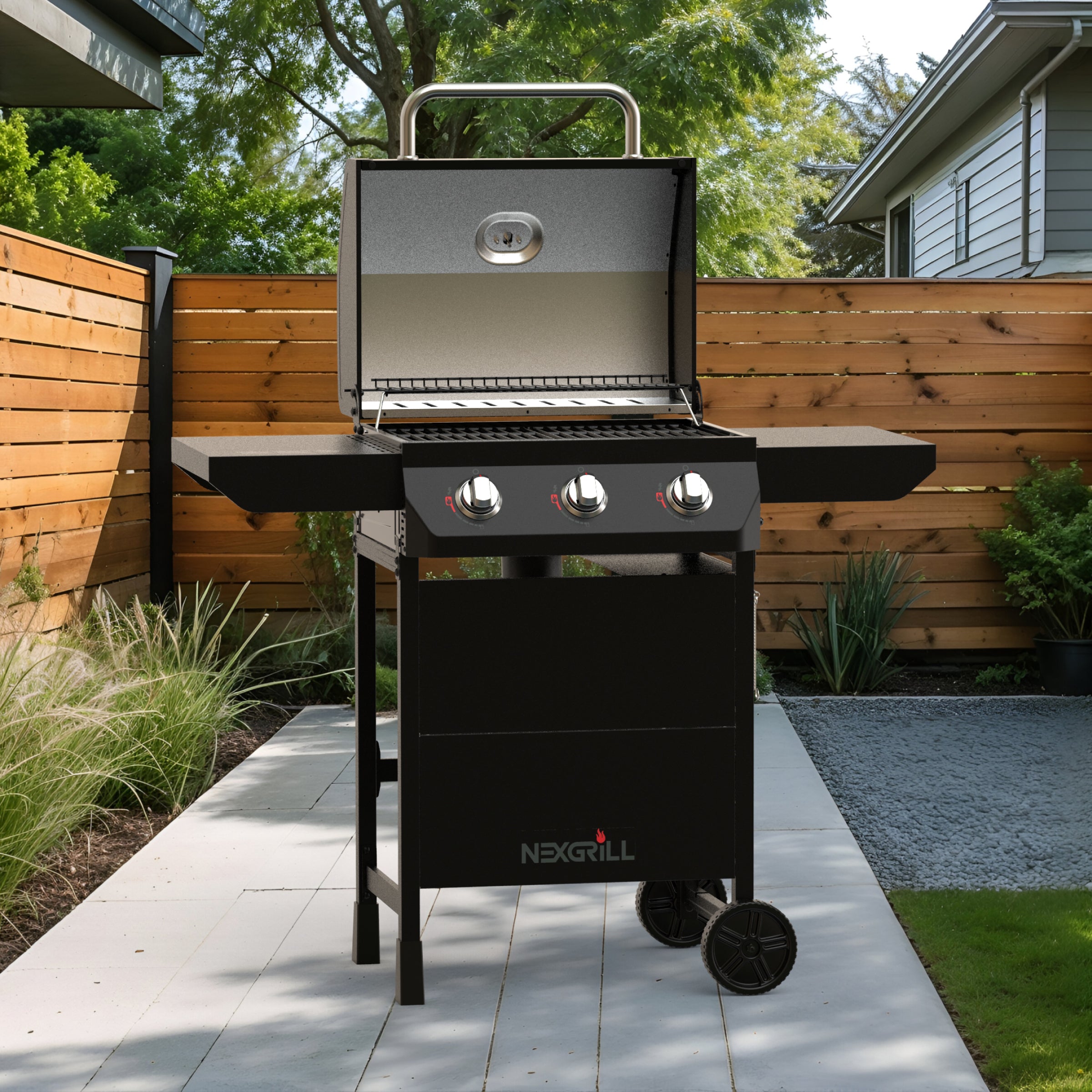 Rinnai Entertainer バーベキューコンロ　BBQ 3バーナー 3 Burner Liquid Propane Gas Grill in Black | Nexgrill