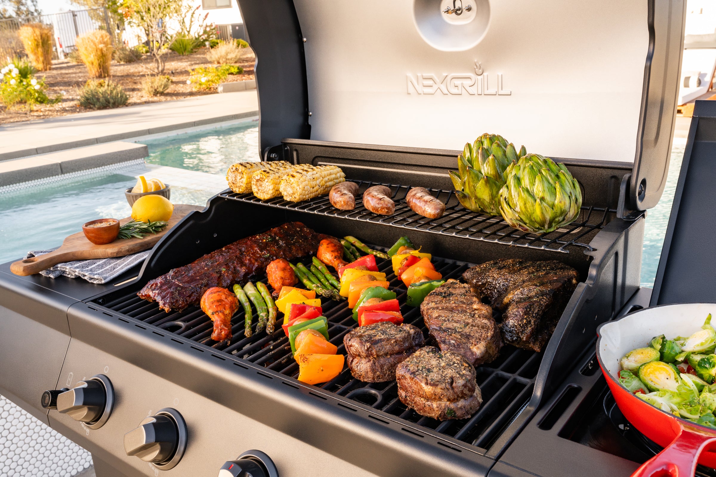 BBQグリル 4 Burner Liquid Propane Gas Grill with Side Burner and Charcoal Tray