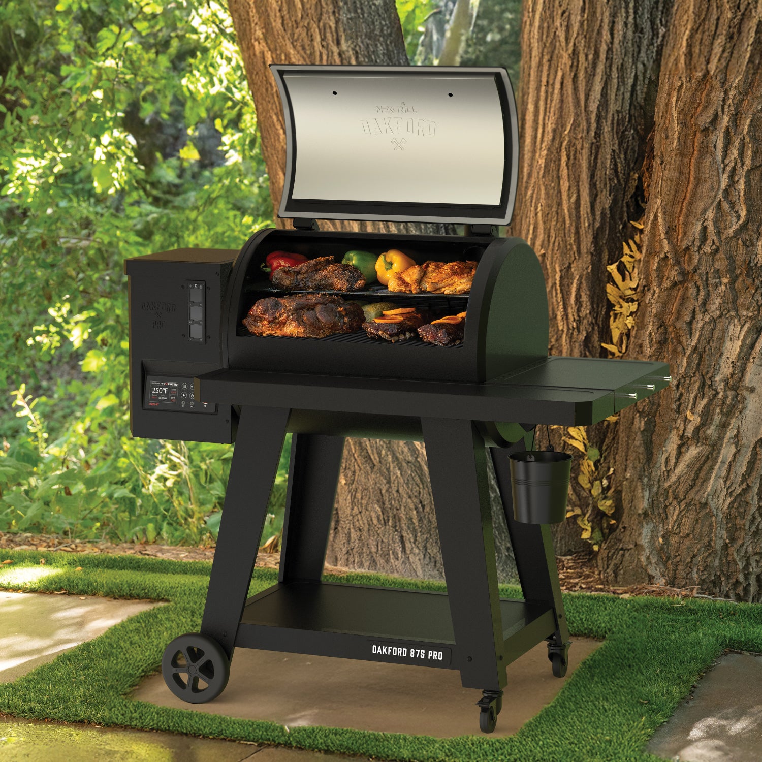 Oakford™ 875 Pro Pellet Smoker Grill with Cover | Nexgrill